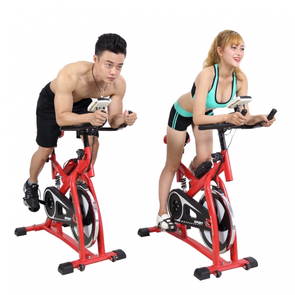 Cả nam và nữ đều có thể sử dụng xe đạp thể dục mà không lo to bắp chân